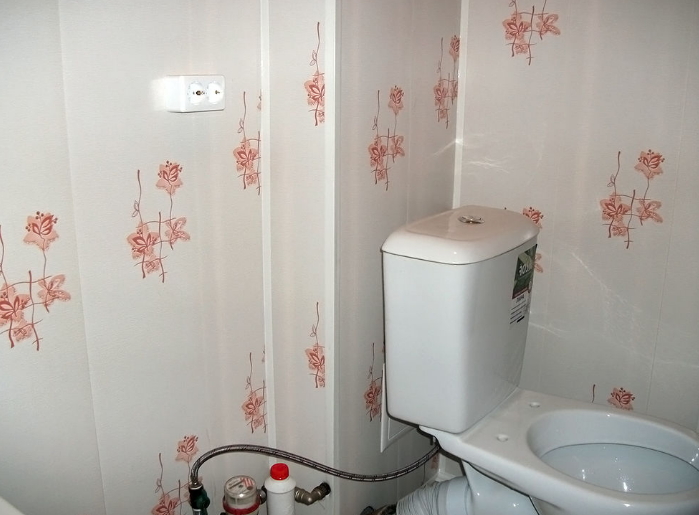 Ремонт в туалете самоклеющимися 3д панелями самостоятельно